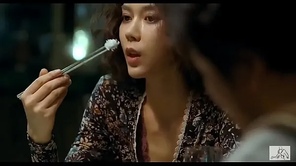 La sexy coreana Kim si-woon está feliz en la película vi al diablo
