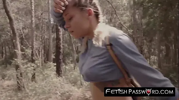Показать Потерянная в лесу 18-летняя Марша Мэй выебана перед камшотом на лицоэнергетические клипы