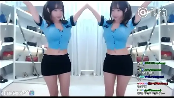 Show korean girl dancing on webcam energy Clips