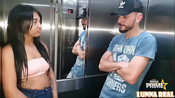 Show Neighbor Novinha Gostosa meets Gogo Perseu Endowed in the elevator and fucks him in the kitchen Complete at Red energy Clips