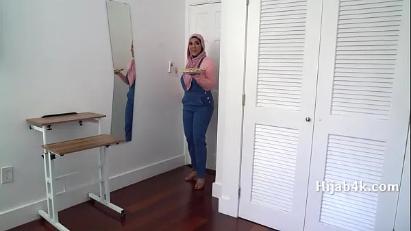 Corrompre mon hijab potelé portant StepNiece